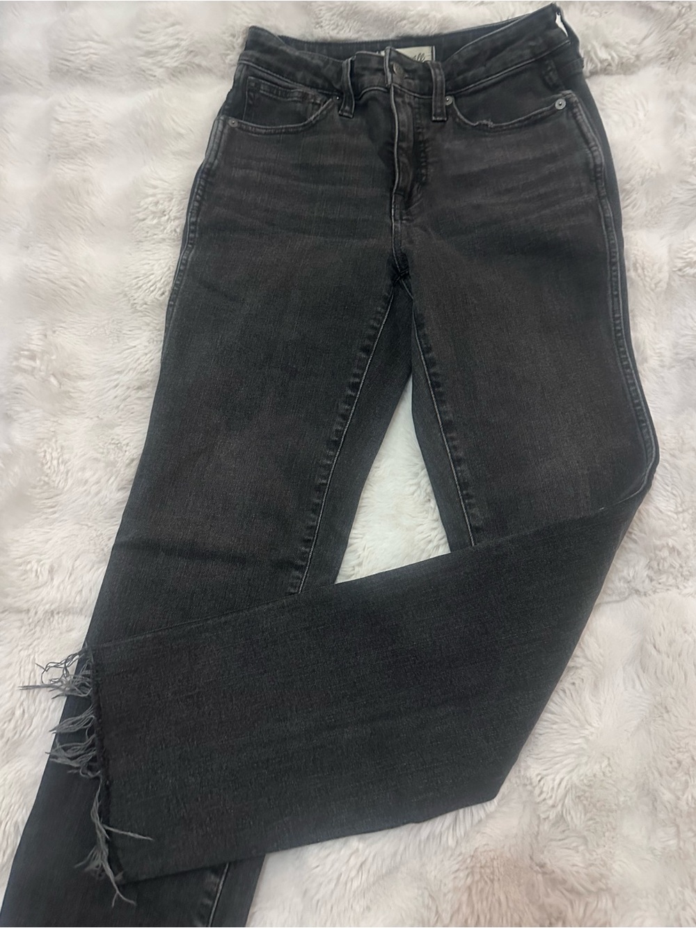 Madewell Curvy Mid-Rise Stovepipe in Size 24 Black/Gray Wash